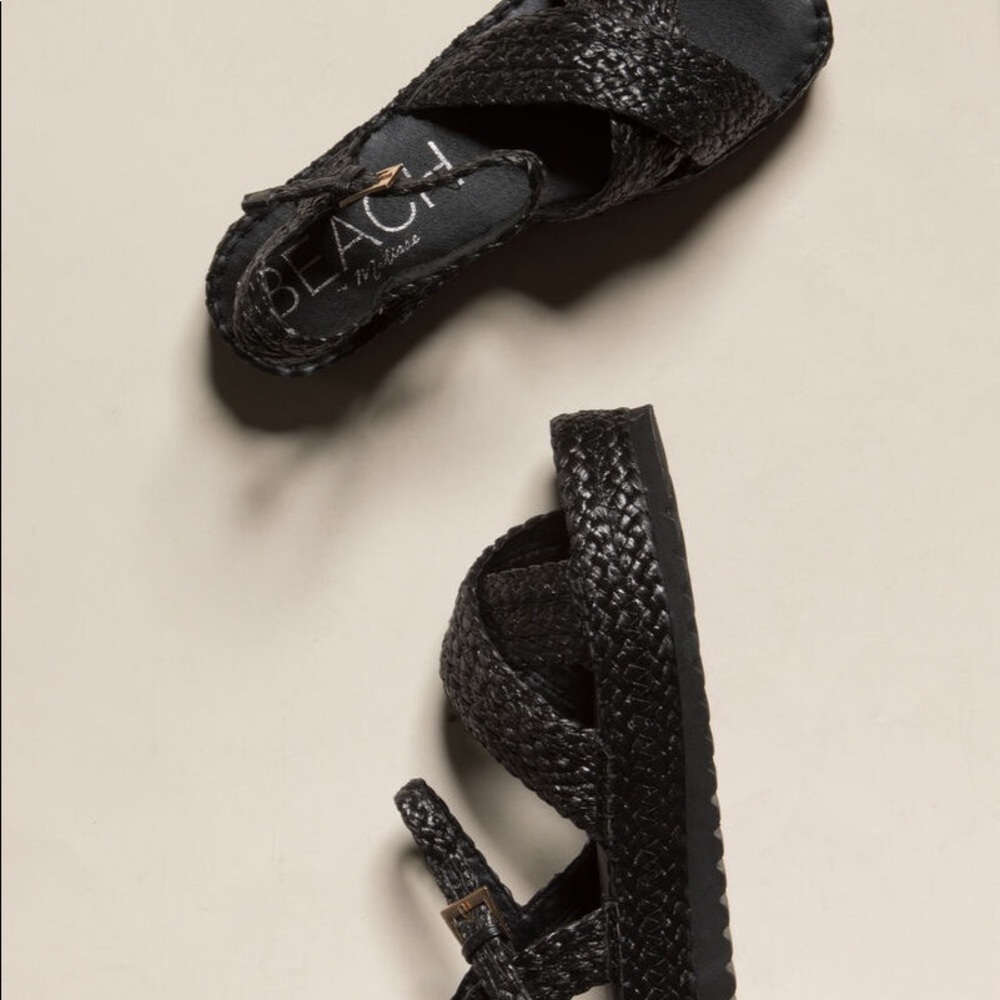 BEACH by Matisse Sunshine Raffia Womens Black Sandals